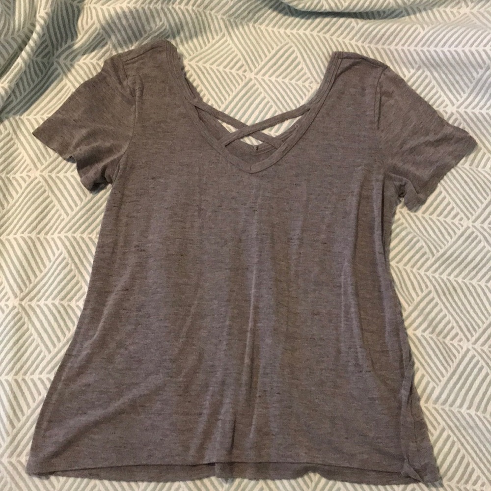 Gray short-sleeved t-shirt with crisscross detail